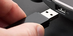 Insert a flash drive, remove it from the USB connector sound 