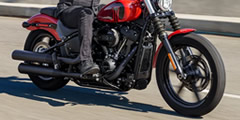 Harley-Davidson motorcycle starts, waits, drives away sound , 4 sounds
